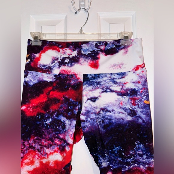 New Agstract Apparel leggings in vibrant colors, blue/white/red size XL - Picture 3 of 13